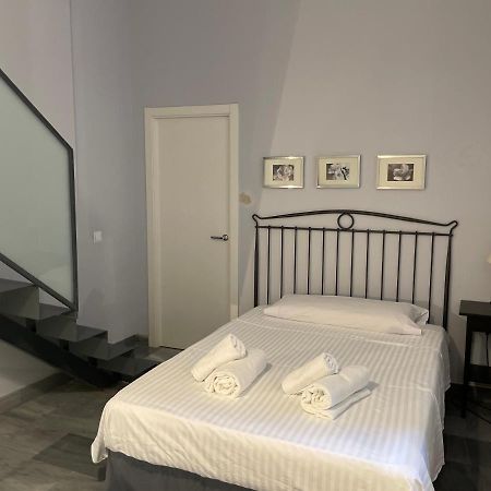 DreamsApt Curtidores 6 Suites AT Sevilla Exterior foto